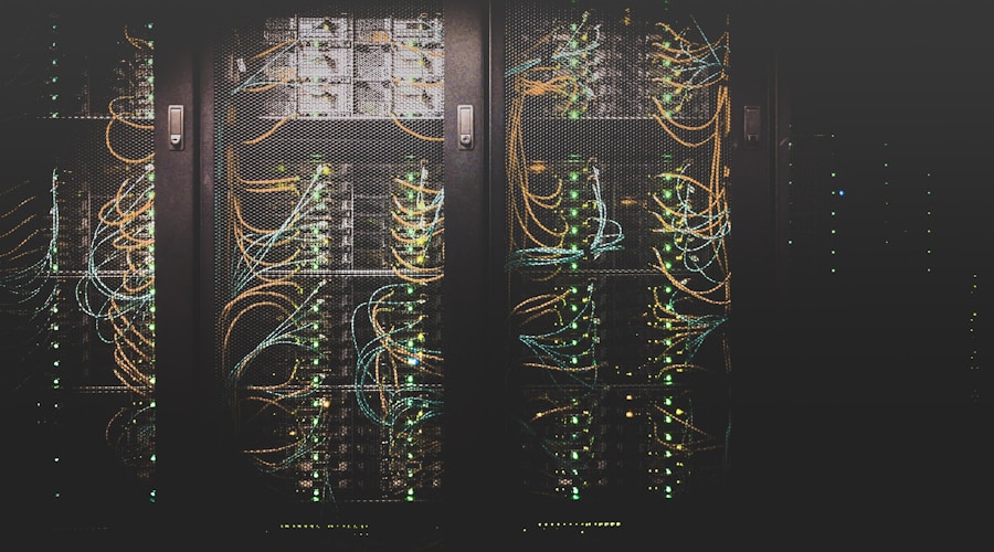 Ilustrasi kunci digital dan gembok enkripsi di atas sirkuit elektronik yang melambangkan keamanan data modern