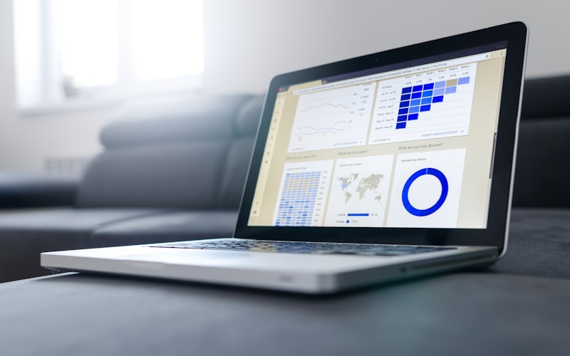Analisis struktur data dan schema markup website menggunakan tools validasi