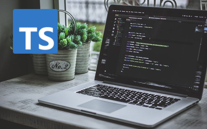 Tampilan kode TypeScript di code editor dengan syntax highlighting modern