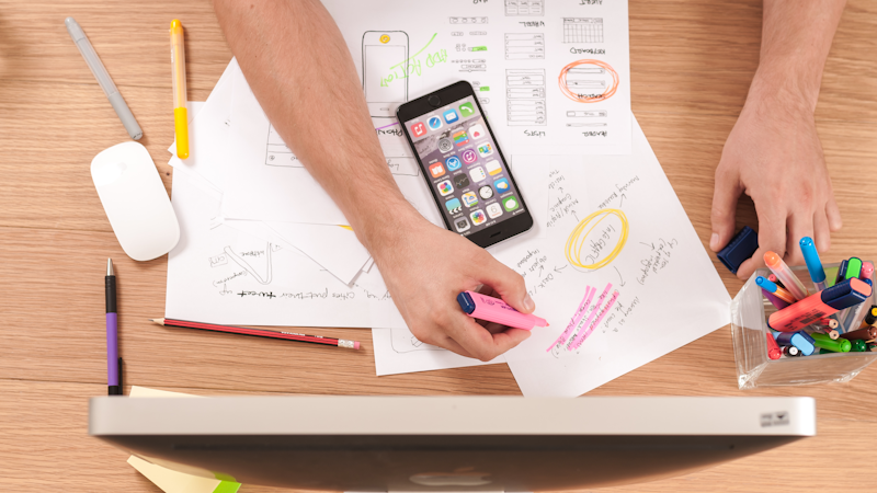 Analisis performa SEO dan ranking Google untuk website yang menggunakan WordPress, Shopify, dan Webflow
