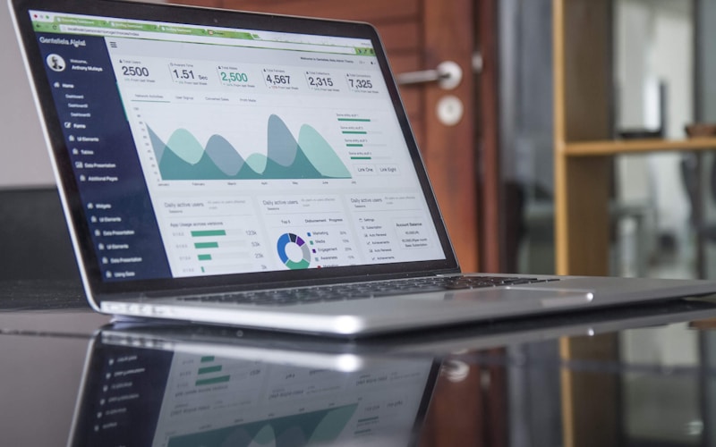 Perbandingan platform CMS WordPress, Shopify, dan Webflow untuk pembuatan website di tahun 2026